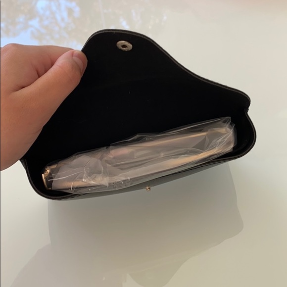 Sunglasses with case - Picture 7 of 9